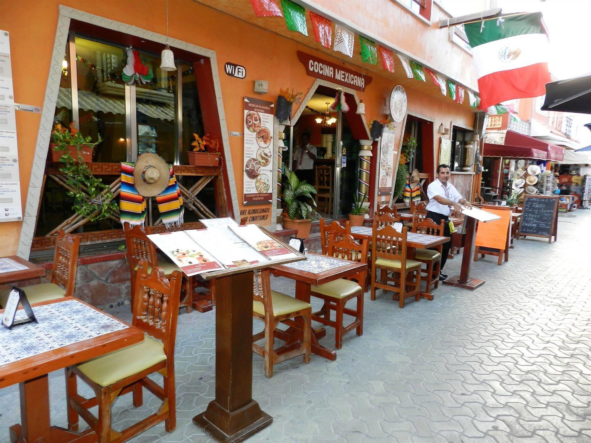 Hotel Bucaneros Isla Mujeres Ilha das Mulheres Exterior foto